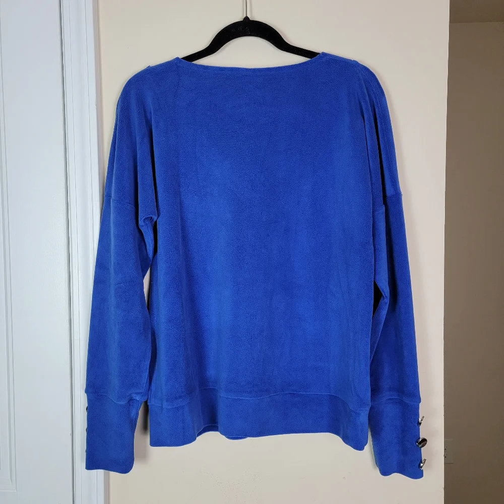 Exclusive‎ Blue v neck fleece cozy sweater top Womens Sz Medium